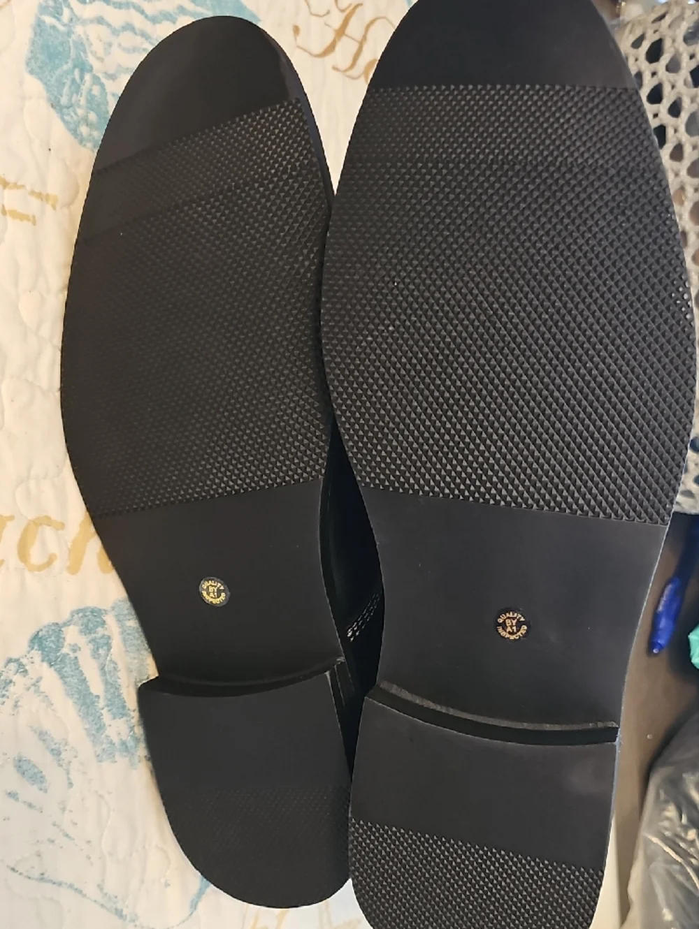 St. John's Bay Black Men’s Chukka Boots Contrast Stitching Memory Foam NWT SZ 11